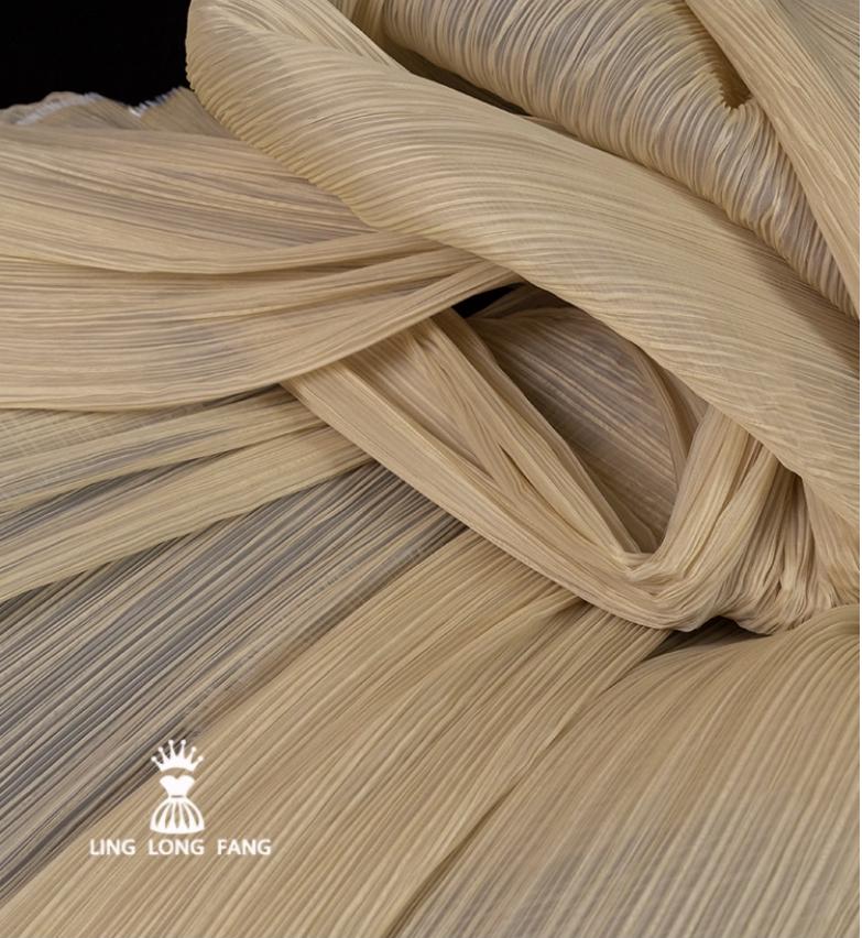 Tissu organza plissé mat : polyester texturé de 140 cm de large
