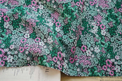 Tissu jacquard à motif floral : polyester texturé 3D, largeur 150 cm