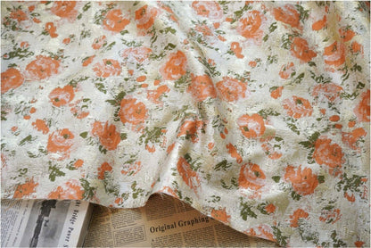 Tissu jacquard à motif floral : style peinture à l’huile douce, accents dorés, largeur 145 cm