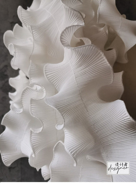 Dentelle à vagues blanches : tissu organza à volants 3D (9,5 cm de large)
