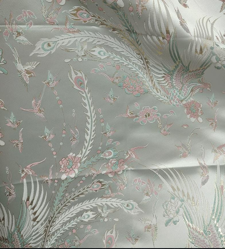 Tissu jacquard Queue de Phénix : motif fil doré 3D, 150 cm de large