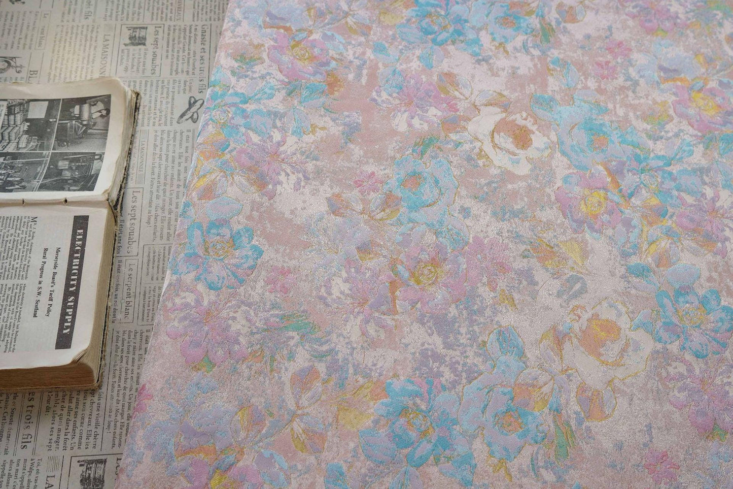 Tissu jacquard floral style peinture à l'huile ���� Décoration intérieure, rideaux, patchwork, ameublement, loisirs créatifs, projets DIY" Large