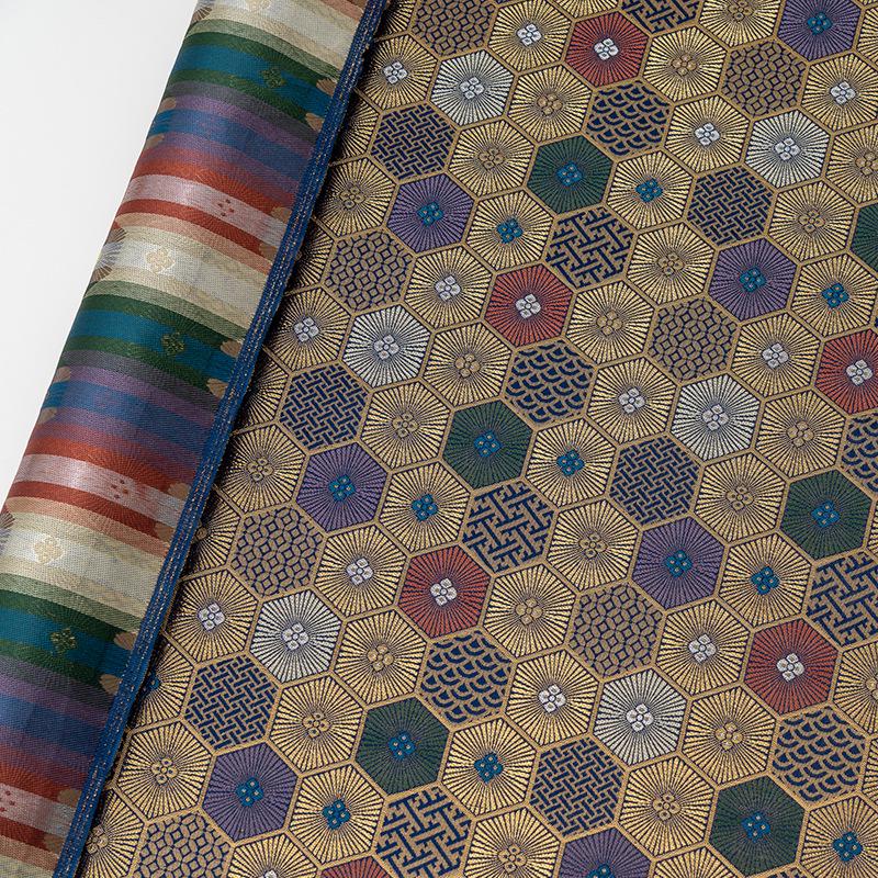 Tissu brocart japonais Nishijin : Damas de soie jacquard or à motif écaille de tortue