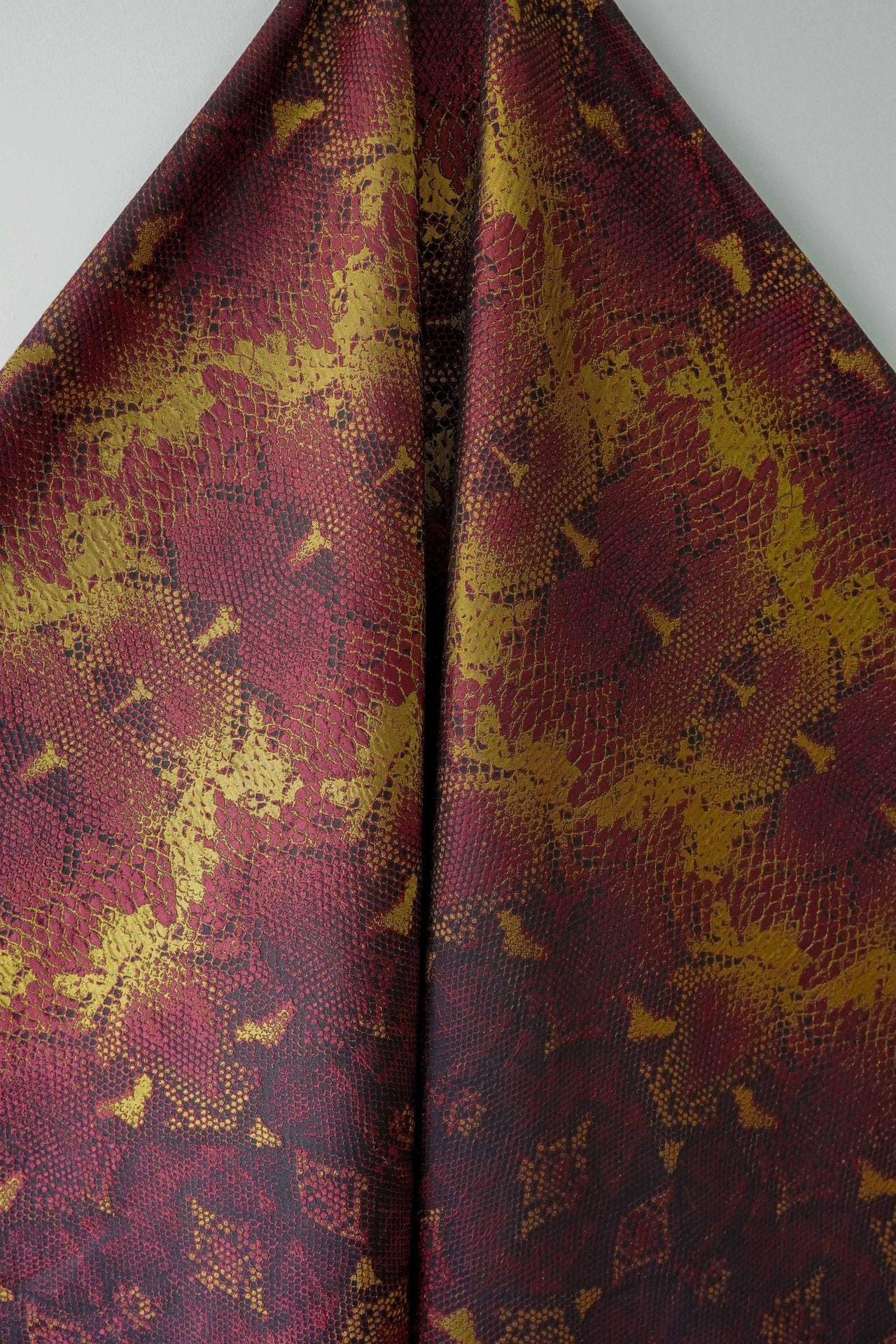 Tissu jacquard imitation peau de serpent : 60 pouces de large, tissu tissé tendance