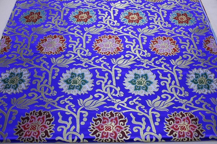 Tissu brocart jacquard à motifs floraux : style sino-mongol (vendu au mètre)