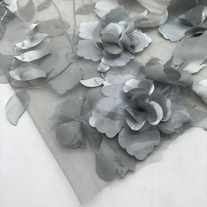 Tissu en maille brodée de fleurs ���� Voile de mariée orné de perles 3D, par Th