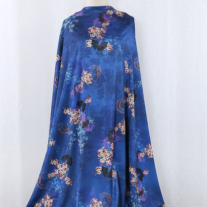 Tissu satin de soie Ginkgo Tea : imprimé floral, 150 cm de large