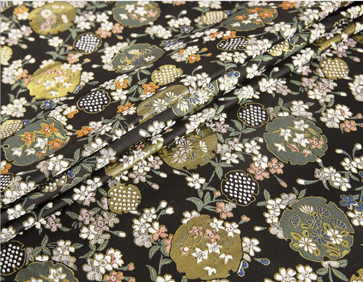 Tissu brocart de soie jacquard à motif floral : design asiatique moderne