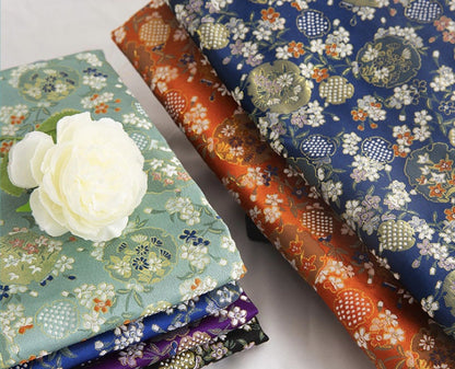 Tissu brocart de soie jacquard à motif floral : design asiatique moderne
