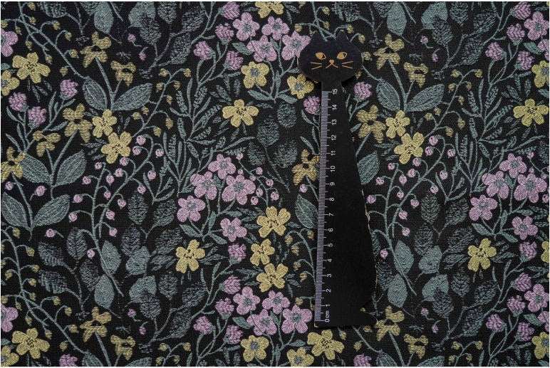 Floral Jacquard Woven Fabric: Country Style Upholstery, 57"W