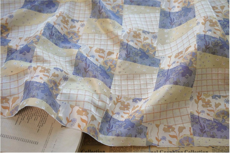 Tissu jacquard à motif floral : polyester réversible en relief 3D, 140 cm de large
