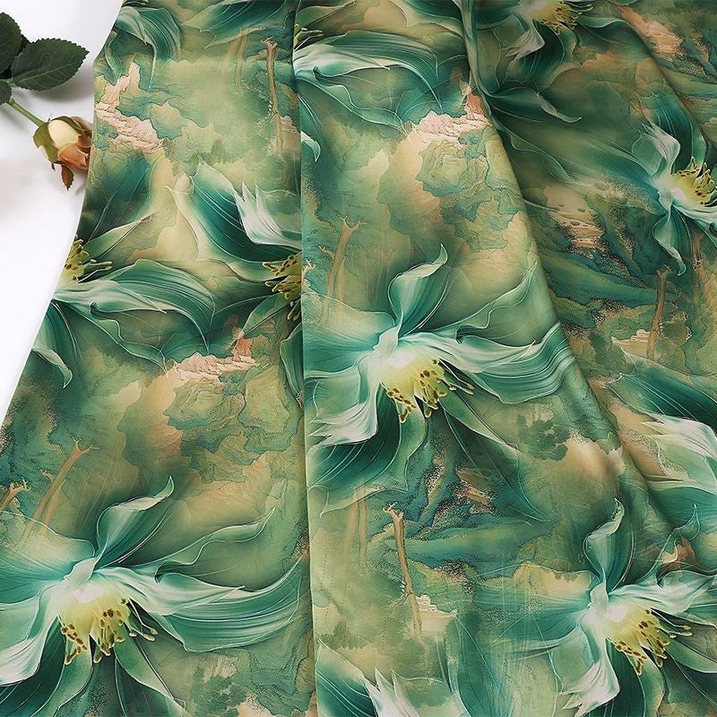 Tissu satiné Shu brocart à motif magnolia : jacquard de soie chinoise (largeur : 150 cm)