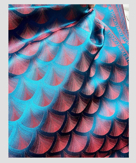 Tissu satin de soie brodé de feuilles : Tissu pour cheongsam et hanfu anciens