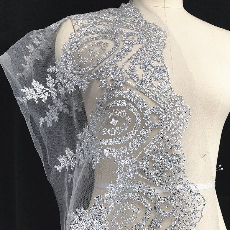 Dentelle de mariage brodée : Tissu de mariée romantique à fleurs, couture de costumes (11,5 po L)