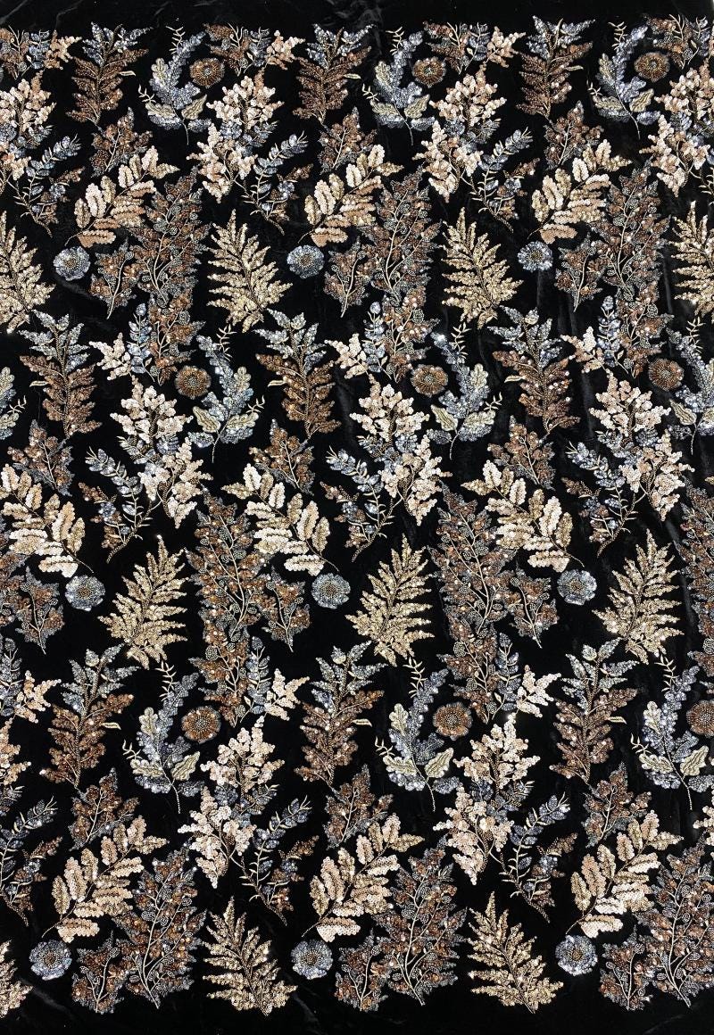Tissu brodé de sequins en velours noir ��� Texti de perles multicolores" Large