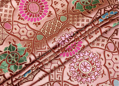 Tissu brocart à fleurs précieuses : Ameublement, matelassage et couture bouddhistes colorés