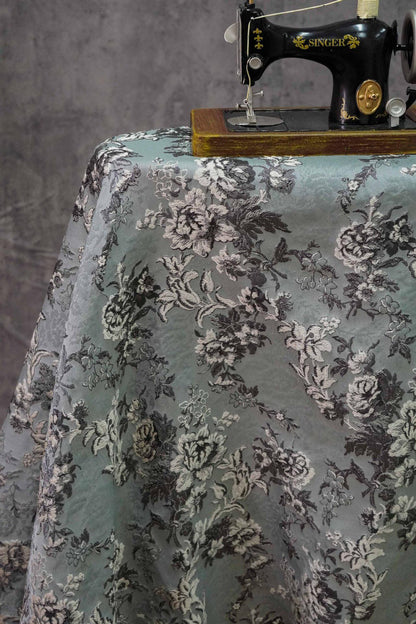 Tissu jacquard brocart style palais : damas floral, 150 cm de large