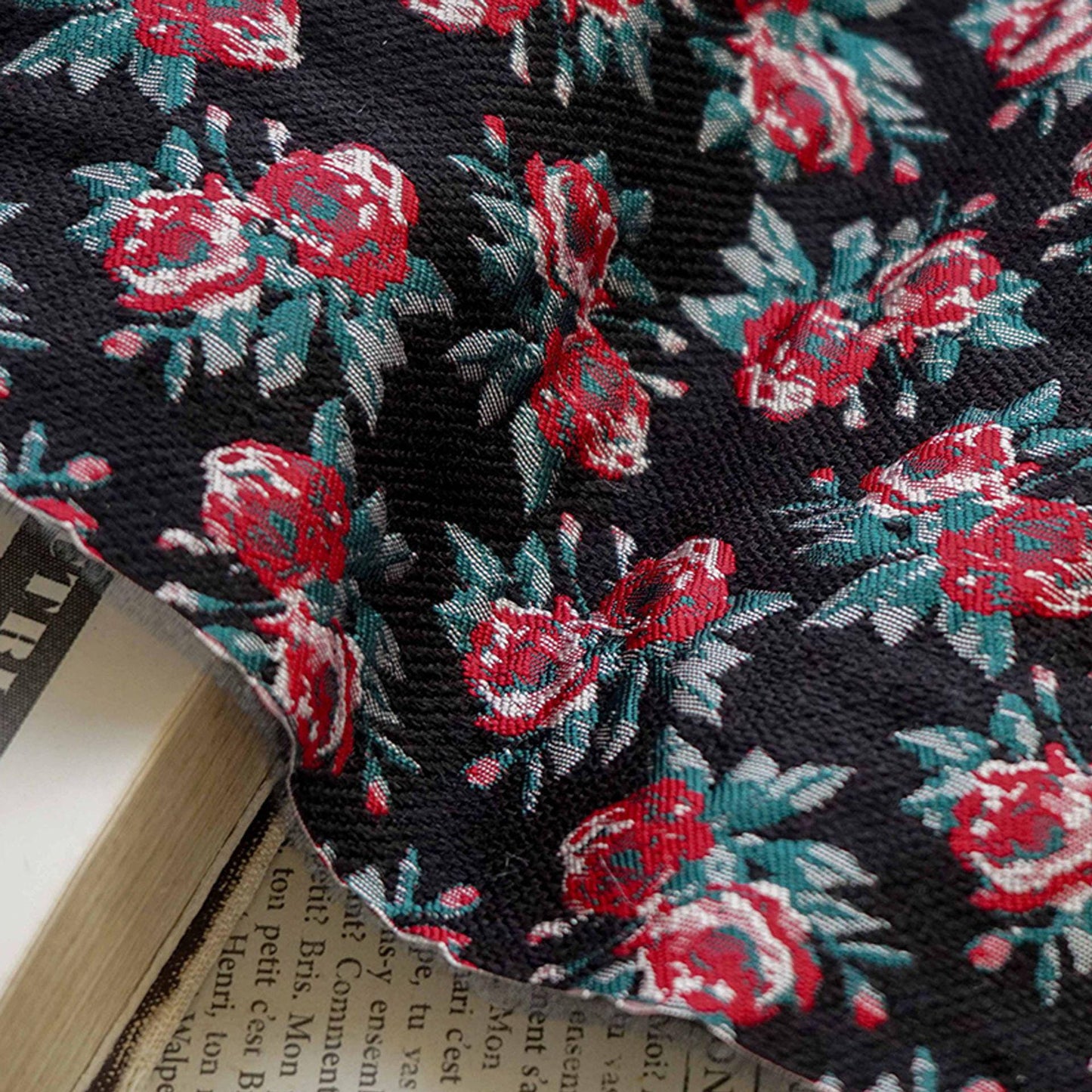 Tissu jacquard à motif floral : design rétro 3D, largeur 142 cm (56 po) - Vendu au mètre