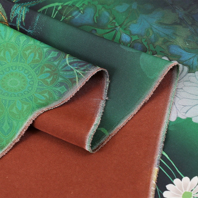 Tissu satin de soie à imprimé floral - 150 cm de large - Couture et ameublement