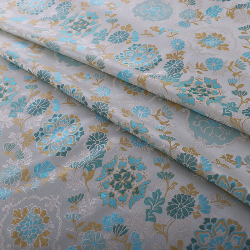 Tissu brocart à motifs floraux : Costume chinois Tang Han, couture et matelassage (53")
