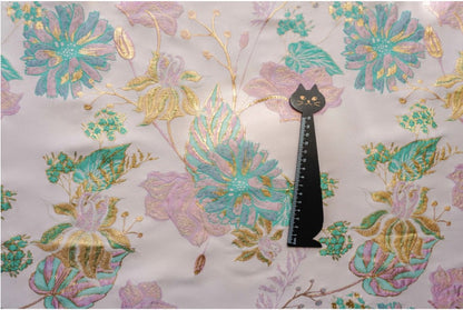 Tissu jacquard floral à fil doré : texture peinture à l’huile 3D, 140 cm de large