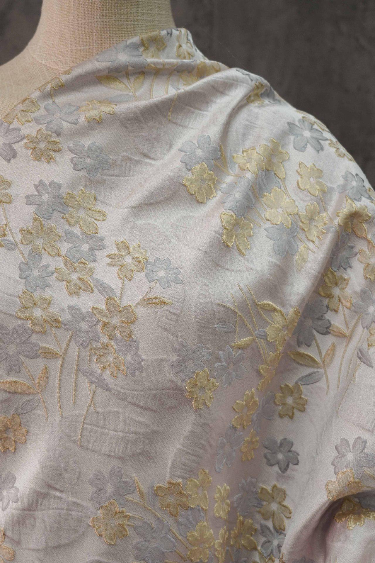Gold Thread Floral Jacquard Fabric: 3D Foil Texture (63"W)