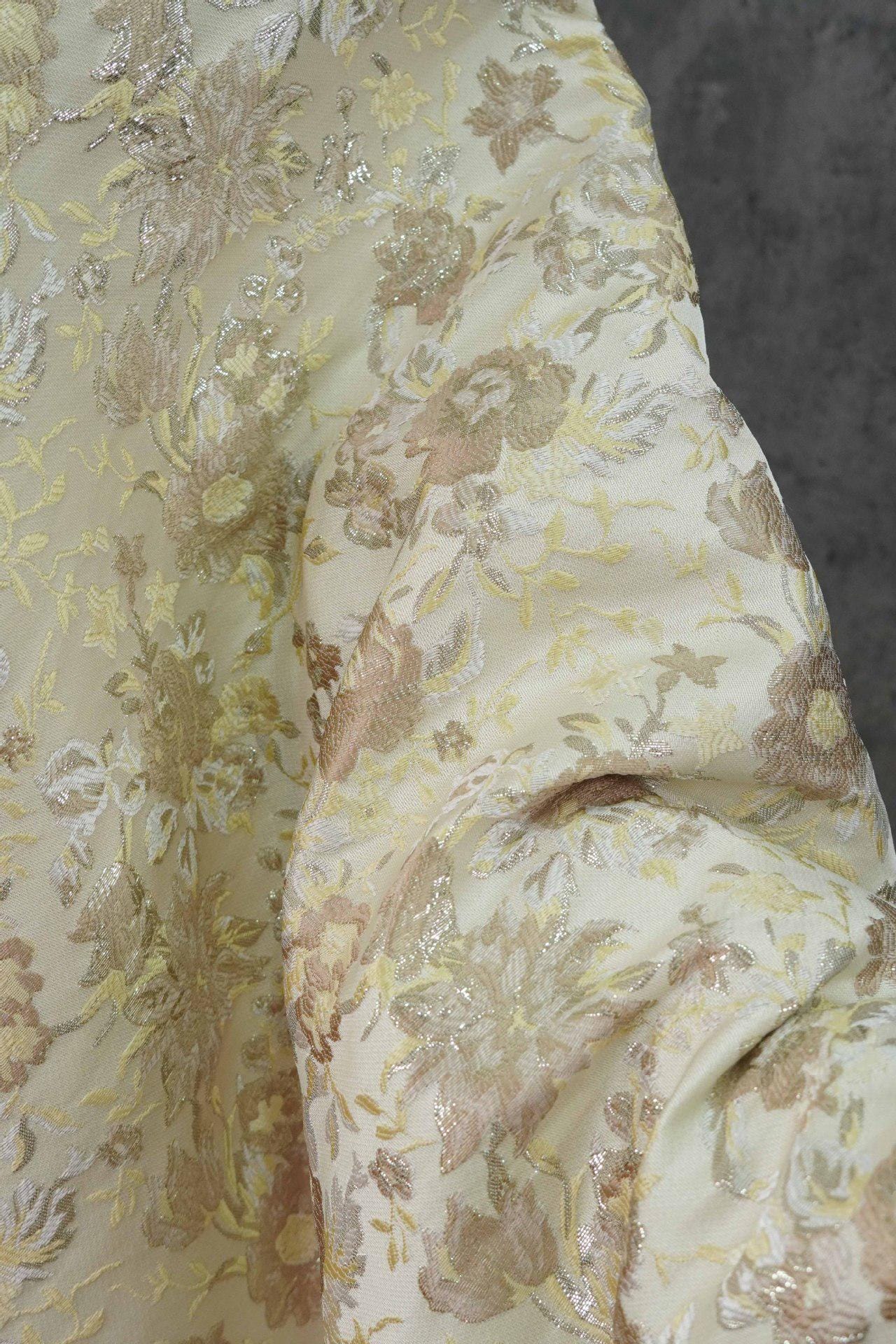Tissu jacquard à fil argenté : tissu d'ameublement 3D vintage et pour robes de bal