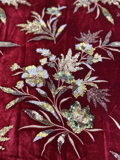 Tissu velours brodé de sequins ��� Motifs floraux Desi" Large