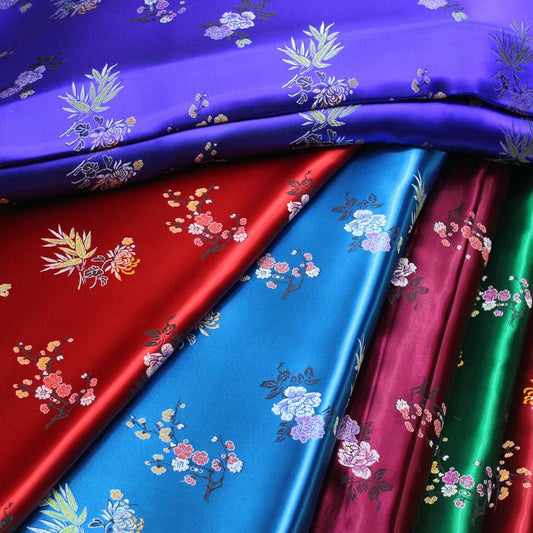 Tissu brocart à motifs floraux : mélange de soie et de rayonne, 89 cm de large