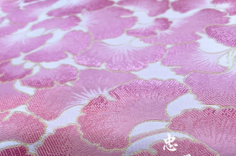 Tissu brocart rose Ginkgo Biloba : damas tissé réversible, 1 mètre