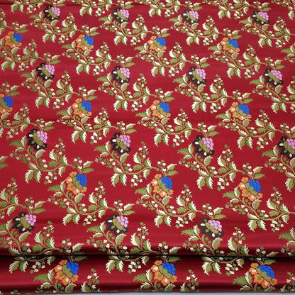 Tissu brocart à motifs floraux rouges : 25 % soie et rayonne, largeur : 74 cm