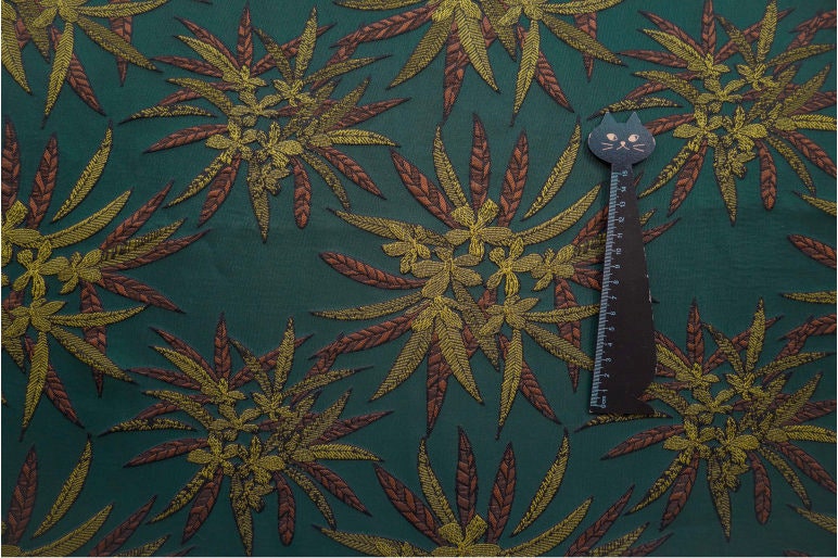 Tissu jacquard réversible vert foncé : revêtement d’ameublement tissé à motif floral en relief, 162,5 cm de large