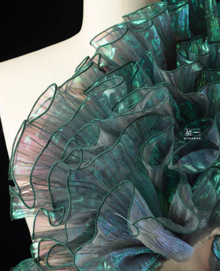 Tissu organza à volants 3D : Matière pour robe de créateur bicolore