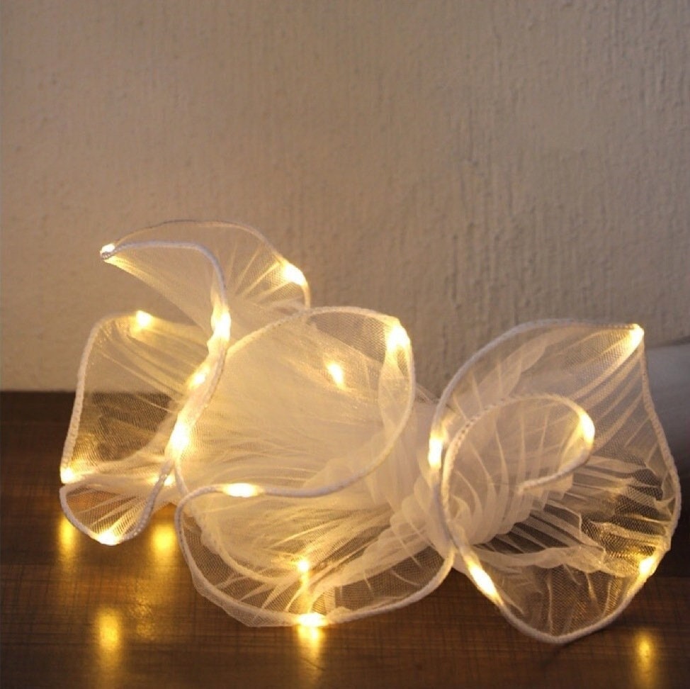 Tissu organza à volants : plis 3D, texture légèrement ondulée (25 cm de large)