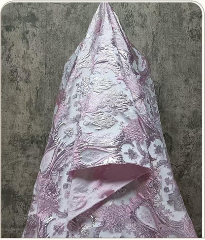 Tissu jacquard métallisé 3D rose, européen et américain, pour vêtements ��� Textile de luxe et de mode Large