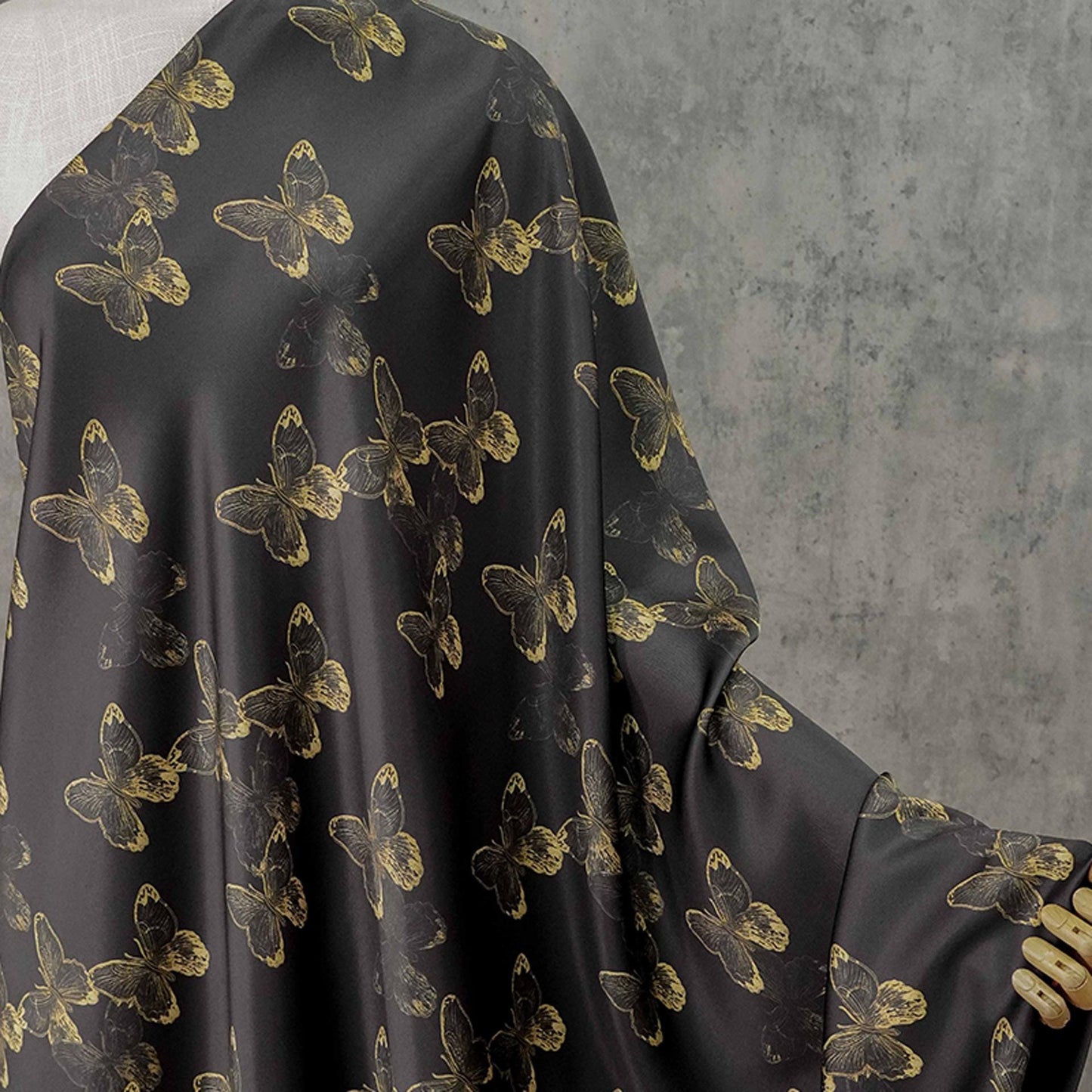 Tissu jacquard satiné soyeux à motif papillon - Largeur : 150 cm - Couture, costumes et décoration