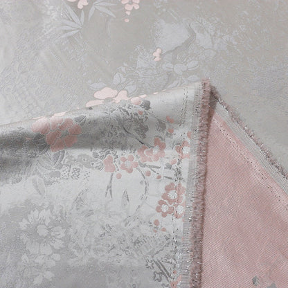 Tissu brocart Fleur de Prunier : Coussin Cheongsam argent et rose, 150 cm de large