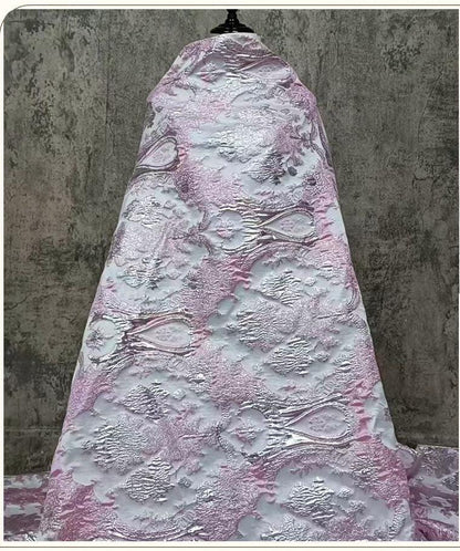 Tissu jacquard métallisé 3D rose, européen et américain, pour vêtements ��� Textile de luxe et de mode Large