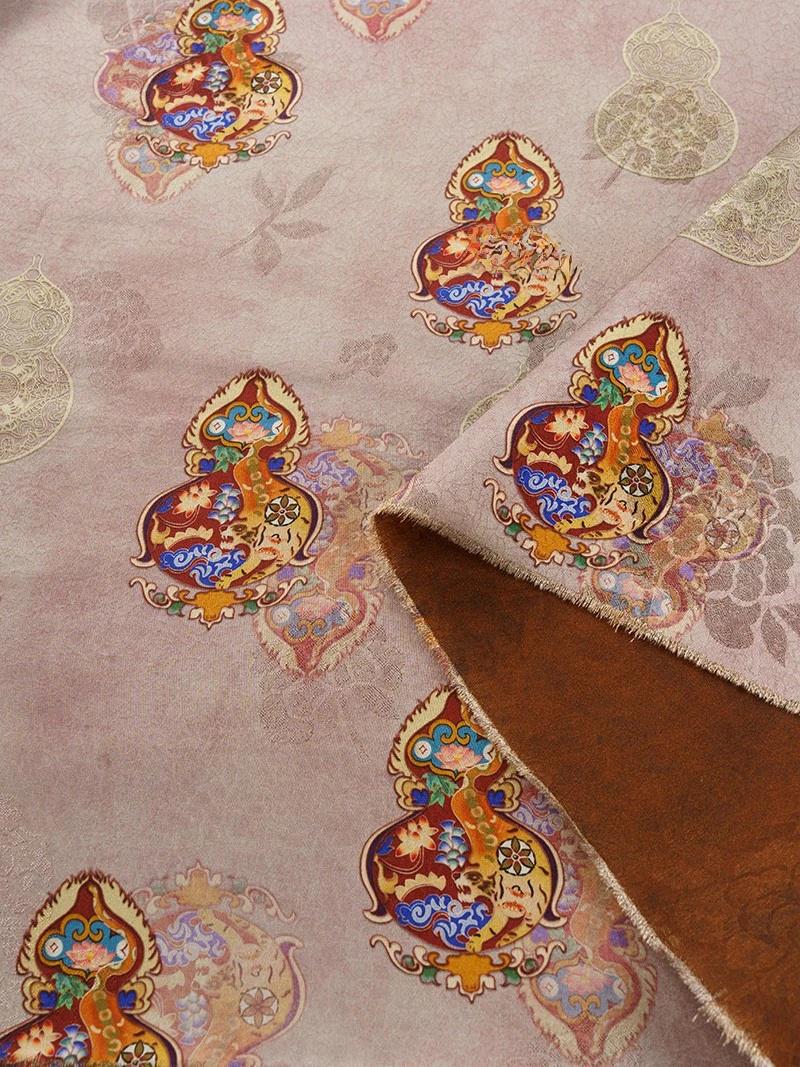 Tissu satiné en soie couleur thé : imprimé de courges rose pâle grisâtre, 147 cm de large