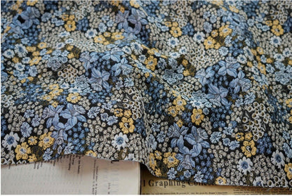 Tissu jacquard à motif floral : polyester texturé 3D, largeur 150 cm