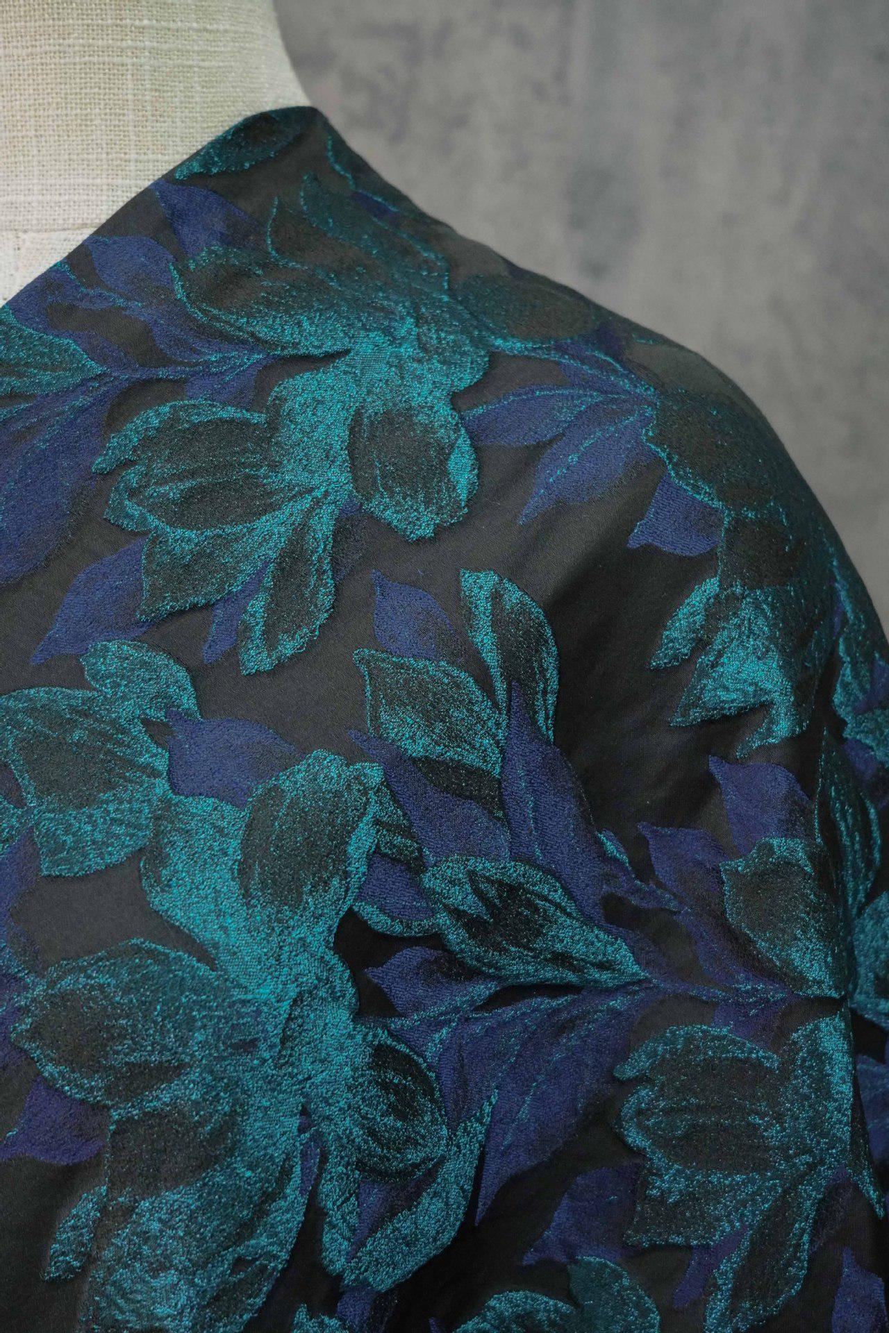 Magnolia Jacquard Fabric: Retro Palace Style Polyester Damask