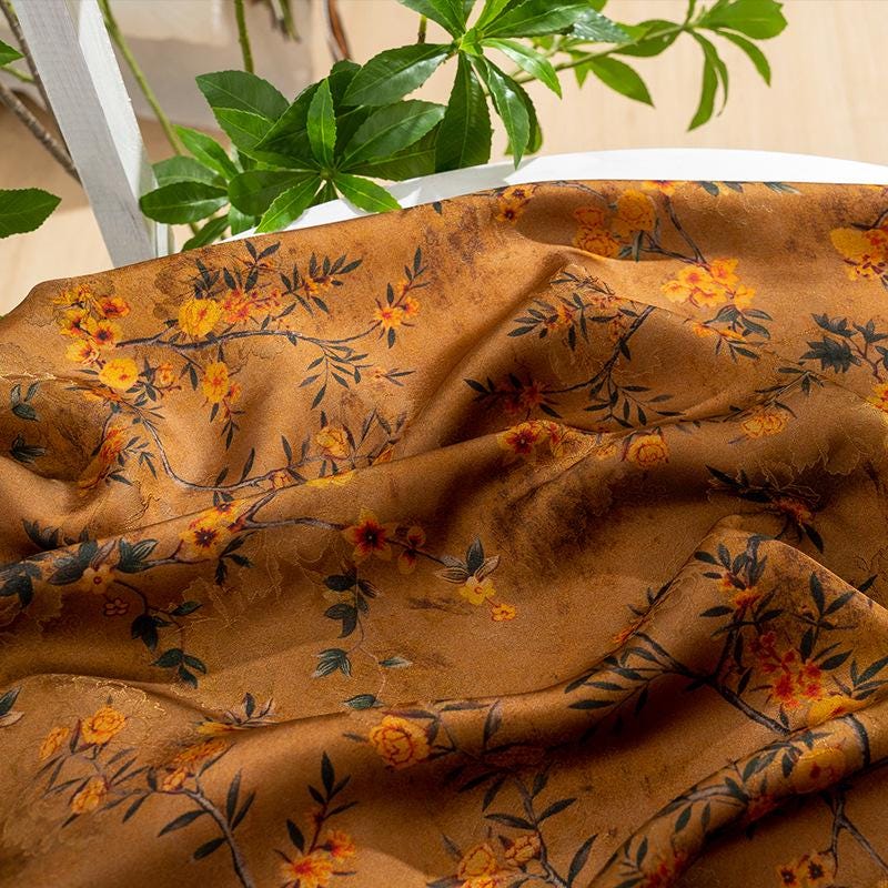 Tissu satiné de soie couleur thé vintage : 150 cm de large, pour ameublement, costumes et rideaux