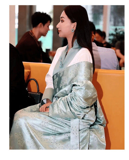 Brocart à plumes de paon : soie chinoise magenta, pour l’ameublement et la couture – au mètre