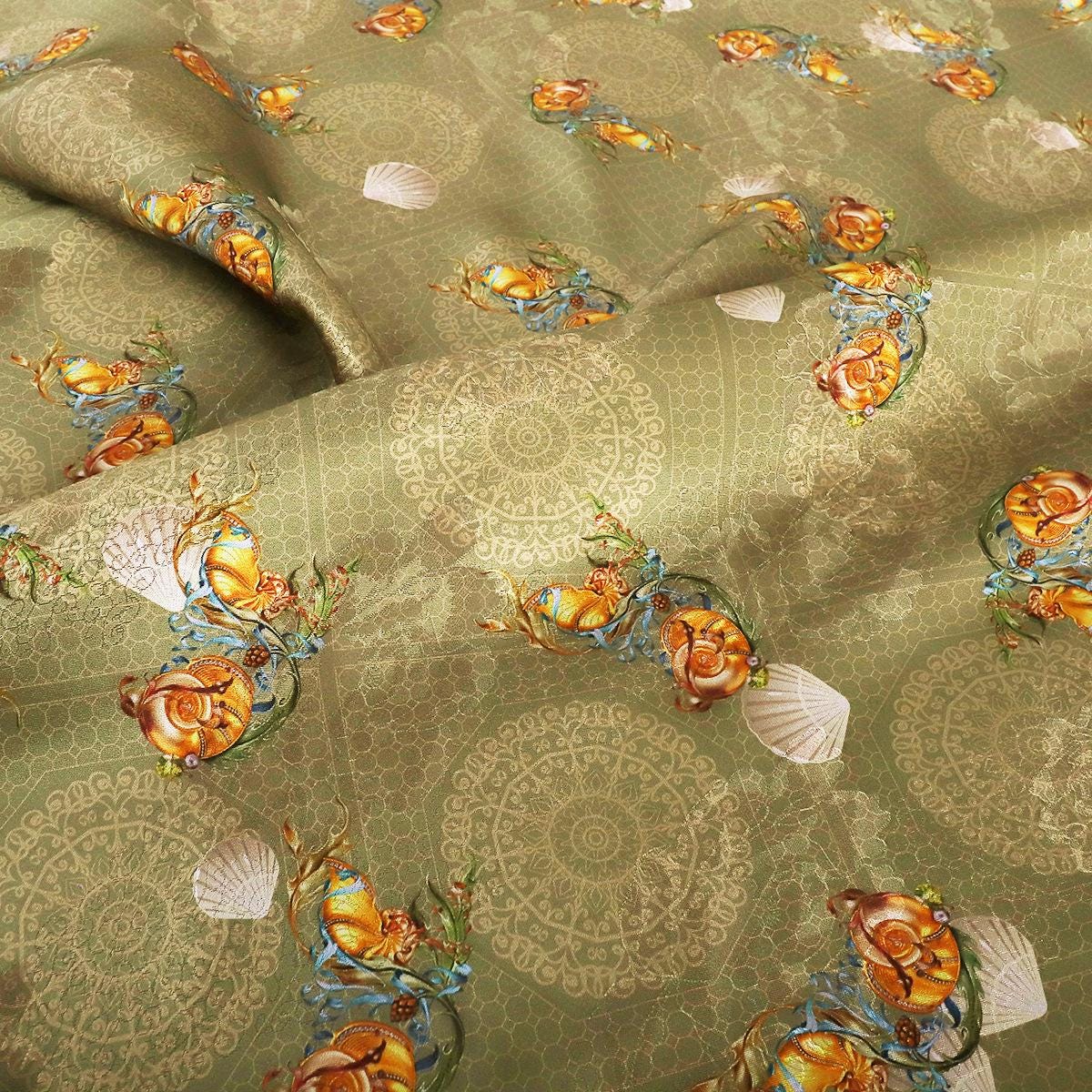 Tissu satiné en soie couleur thé : Rayonne imprimée numériquement, largeur 150 cm (59 po), ameublement et costumes