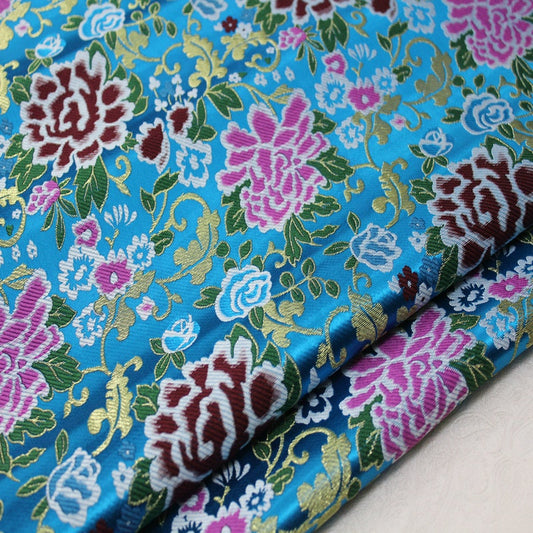 Tissu brocart de soie bleu ciel : motif pivoine, 74 cm de large