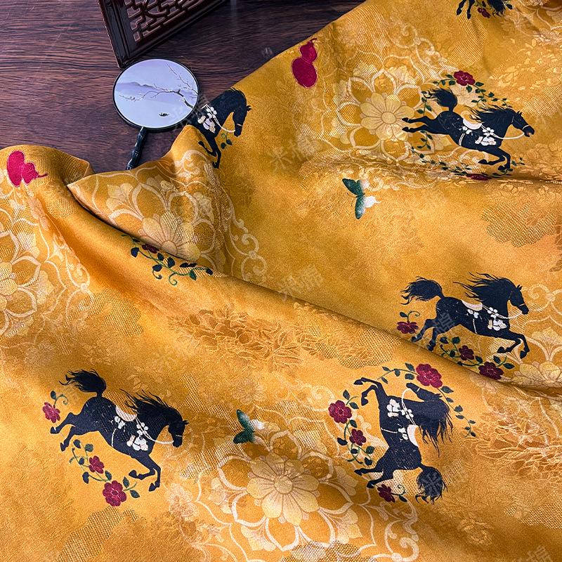 Tissu de soie jacquard motif cheval de rêve ��� Xiangyun Sha ��� Matelassage, Décoration intérieure, Grande largeur