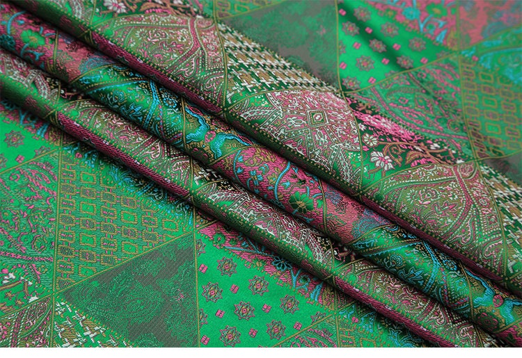 Tissu patchwork en brocart de soie : tissu jacquard damassé pour costumes