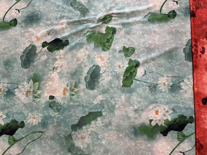 Tissu en soie à motif lotus et encre - 150 cm de large, texture satinée