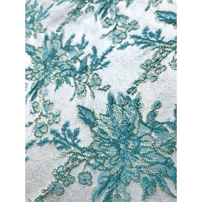 Tissu satiné damassé métallisé : jacquard à motif floral 3D, largeur 145 cm