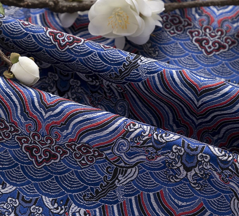 Tissu brocart jacquard à motif vagues océaniques : mélange de rayonne et de soie de 150 cm de large